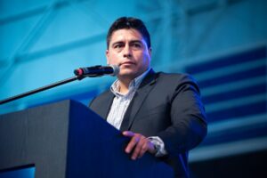 Santa Cruz: Vidal intima a las mineras que no detallaron su red de proveedores y le apunta al sistema de financiamiento de la política local