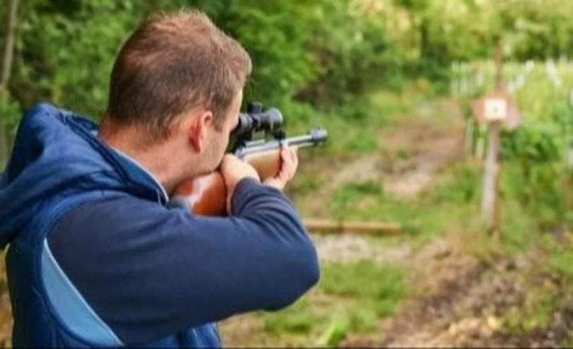 Buscan prohibir el uso de gomeras y rifles de aire comprimido en espacios públicos