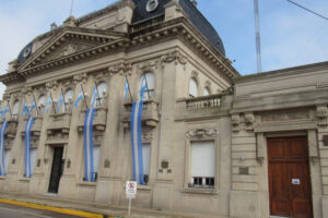 El Concejo de 9 de Julio aprobó por mayoría aumentos del 15% y 20% en las tasas municipales
