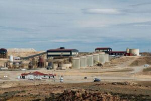 Manantial Espejo: nuevos acuerdos con Triton y las cuentas pendientes del cierre minero