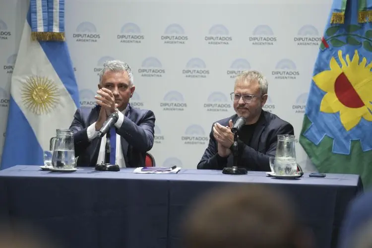 Valenzuela encabezó con Pareja la presentación de avances de la Mesa de Municipios Inteligentes