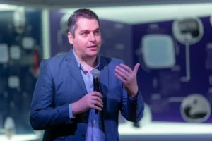 “La Argentina no empieza ni termina en el AMBA”