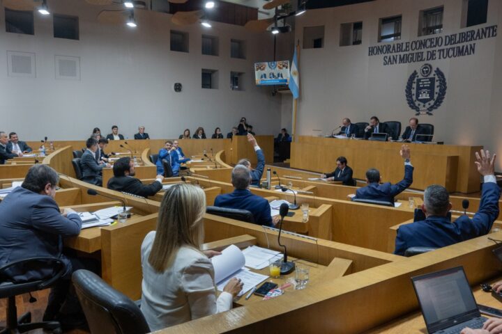 San Miguel de Tucumán. El Concejo aprobó la eliminación de 59 tasas municipales, con abstenciones del alfarismo y críticas opositoras