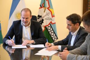 El intendente Susbielles firmó un acuerdo con Profertil por un proyecto de US.700 millones